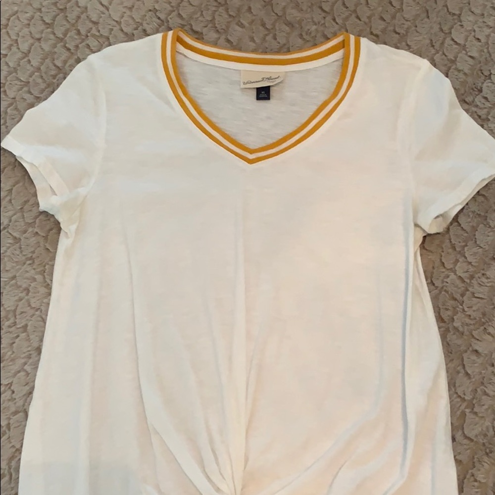 Universal Thread - White t-shirt